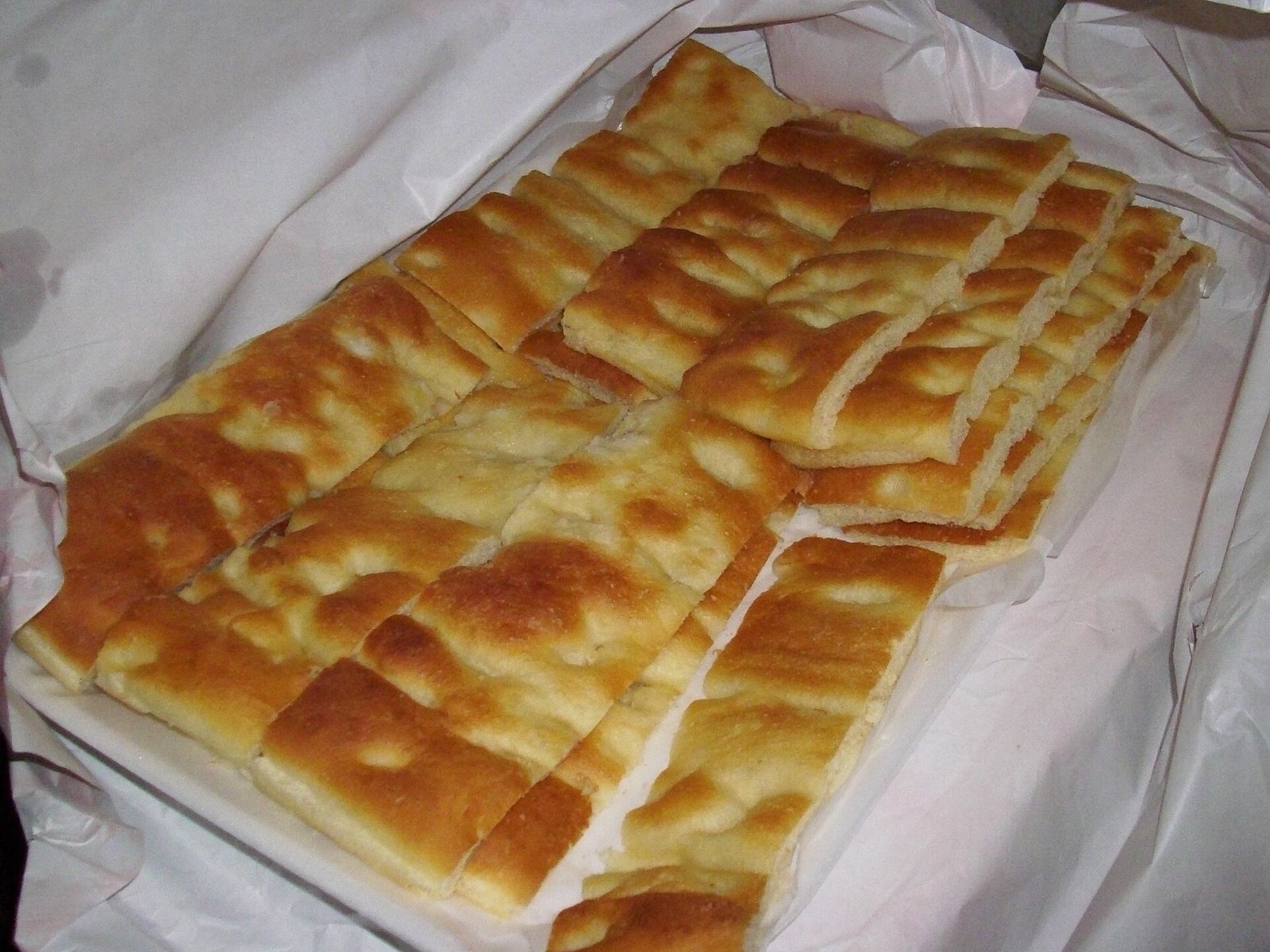 Focaccia genovese appena sfornata